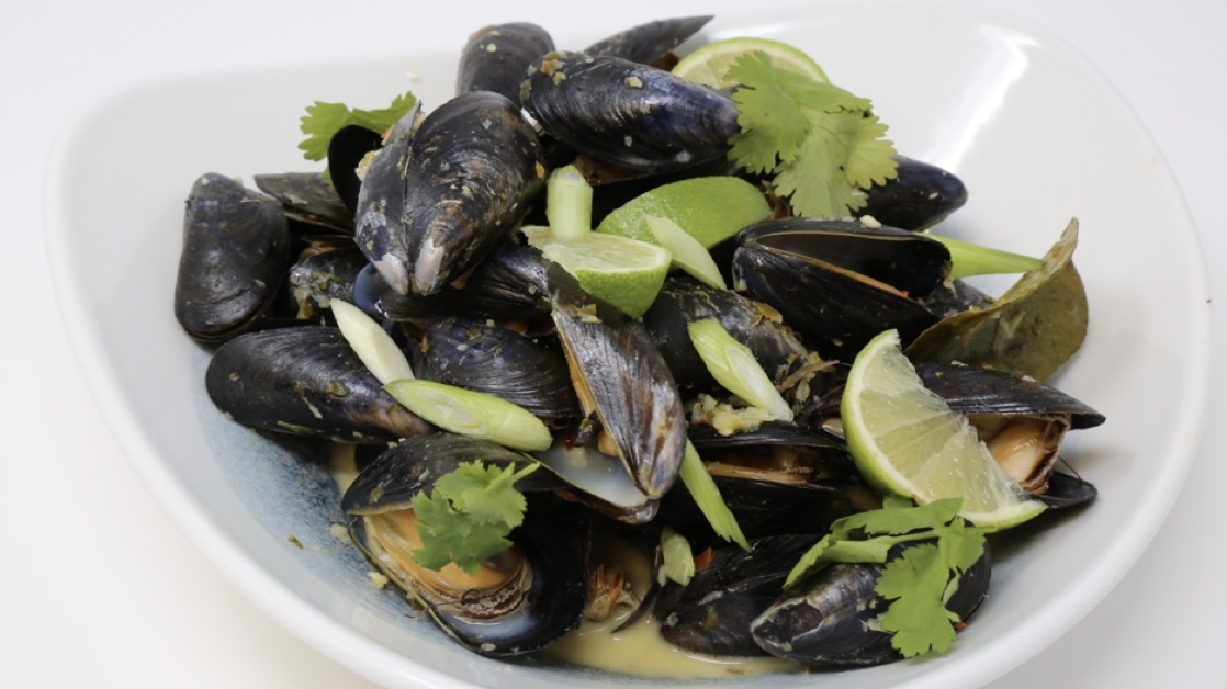 Thai red curried mussels