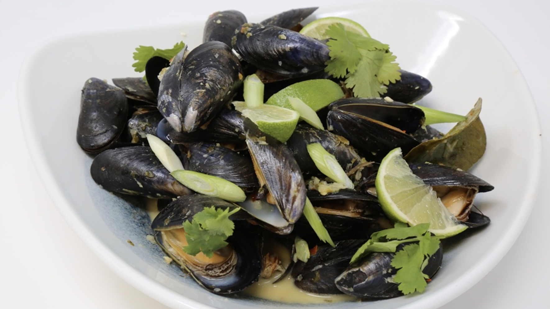 Thai red curry mussels dish
